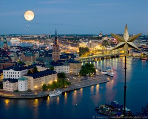 viajes a suecia estocolmo riddarholmen noche luna llena