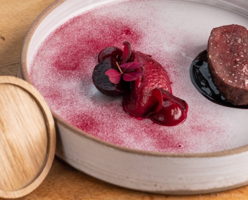 Creación gastronómica de autor servida en el restaurante de Arctic Bath