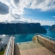 Vista amplia del mirador de Stegastein y el fiordo de los sueños desde altura